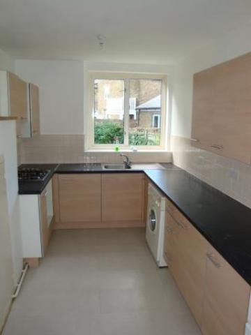 			1 month deposit instead of 6 weeks, saving you £933.33!, 4 Bedroom, 1 bath, 1 reception Flat			 Chichele Road, WILLESDEN GREEN